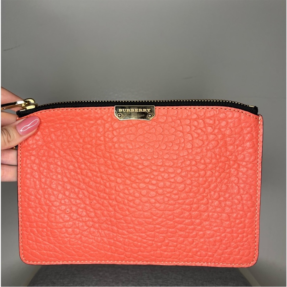 BURBERRY
CONTINENTAL WRISTLET CORAL GRAINED LEATHER
NWOT